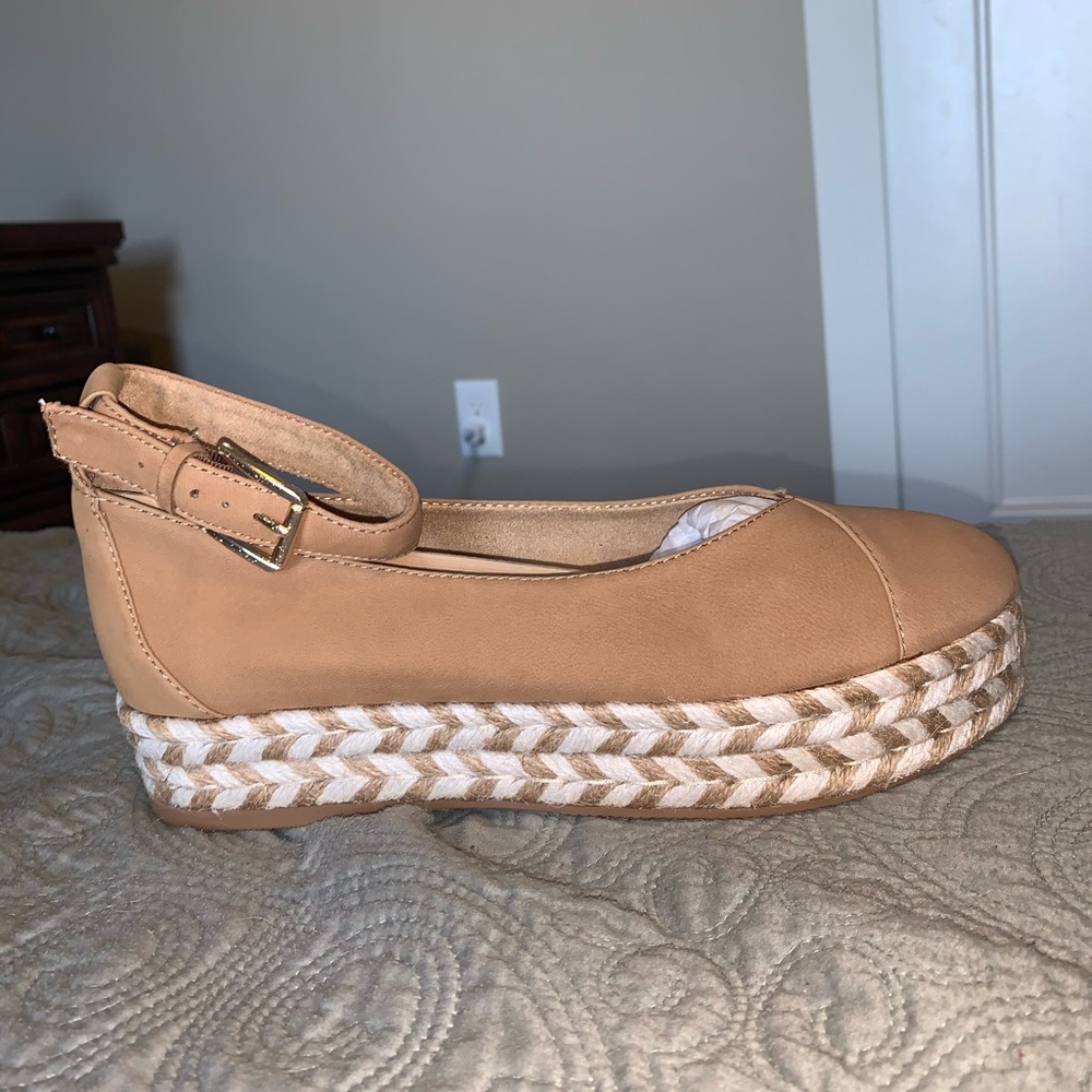 NWT Tan Flats